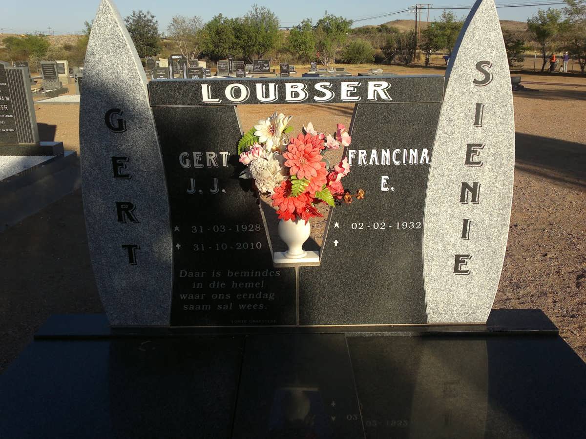 LOUBSER Gert J.J. 1928-2010 &amp; Francina E. 1932-