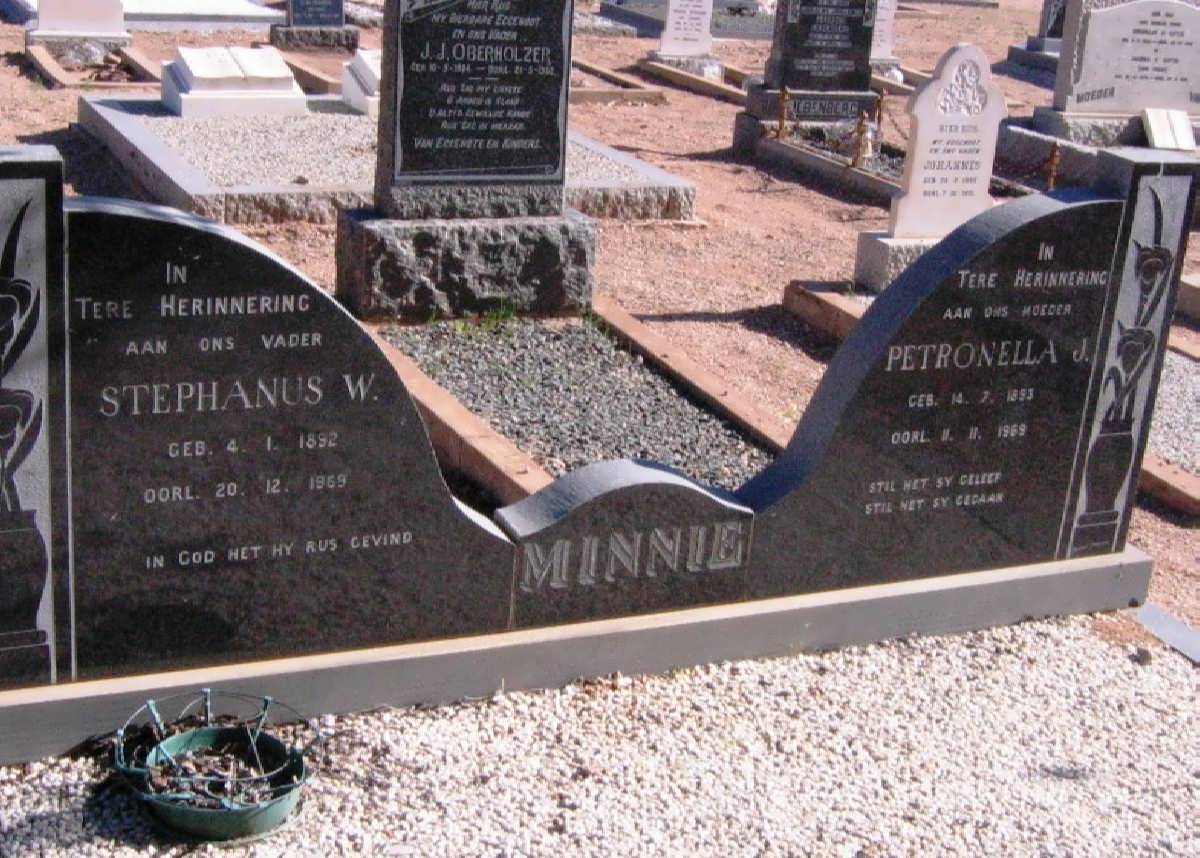 MINNIE Stephanus W. 1892-1969 &amp; Petronella J. 1893-1969