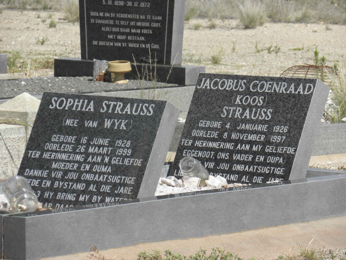 STRAUSS Jacobus Coenraad 1926-1997 &amp; Sophia VAN WYK 1928-1999