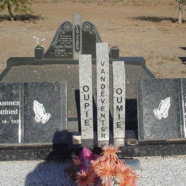 DEVENTER Johannes Gottfried, van 1939- &amp; Marietjie GOUSSARD 1942-2001