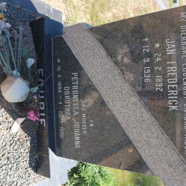 FOURIE Jan Frederick 1892-1936 &amp; Petronella Johanna Dorothea 1886-1988