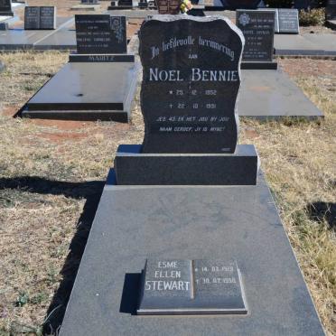 BENNIE Noel 1952-1991 :: STEWART Esme Ellen 1928-1998