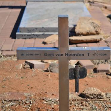 HEERDEN Gert, van 1947-2001