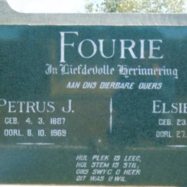 FOURIE Petrus J. 1887-1969 &amp; Elsie S.C. 1887-1975