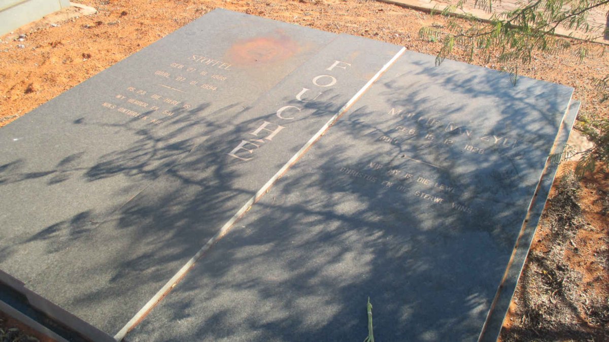 FOUCHÉ Stoffel 1929-1994 &amp; Mollie VAN ZYL 1928-