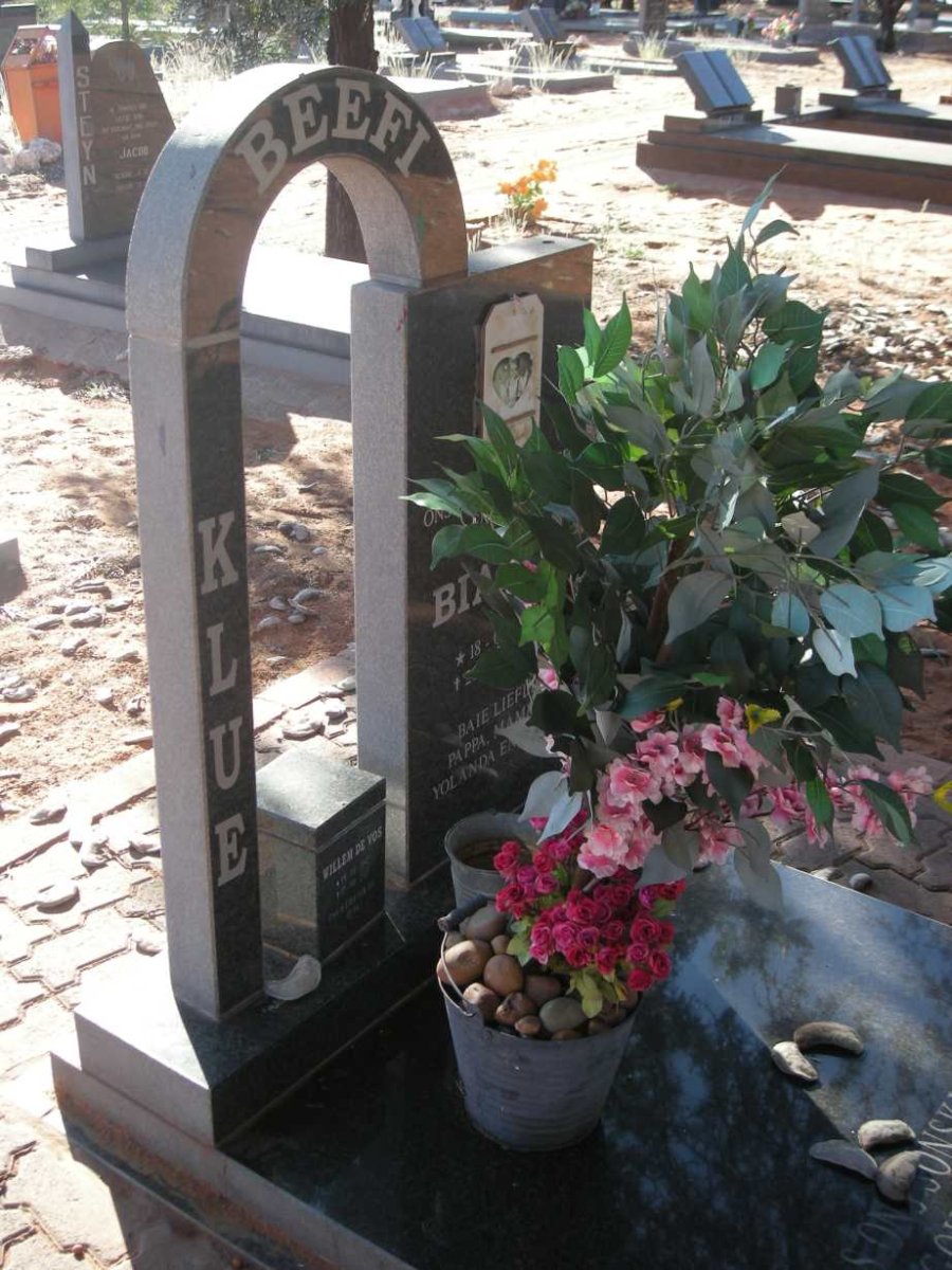 KLUE Bianca 1990-2007 :: VOS Willem, de 1942-2010