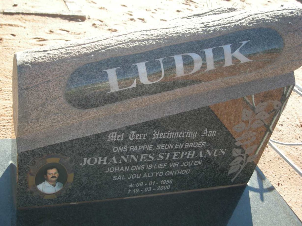 LUDIK Johannes Stephanus 1956-2000