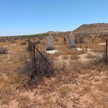 Northern Cape, KENHARDT district, Pofadder, Van Tittens Ville 208, Tiddensville, farm cemetery