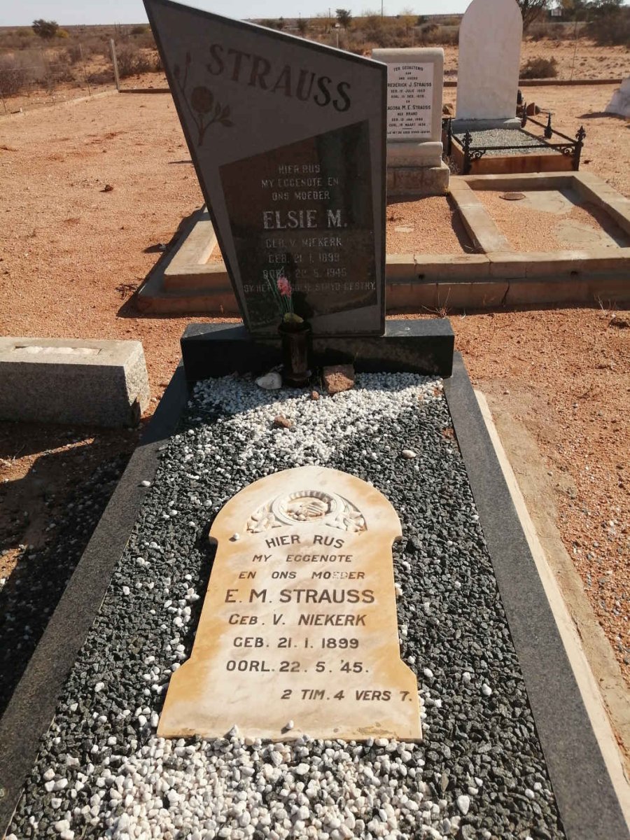 STRAUSS Elsie M. nee V. NIEKERK 1899-1945