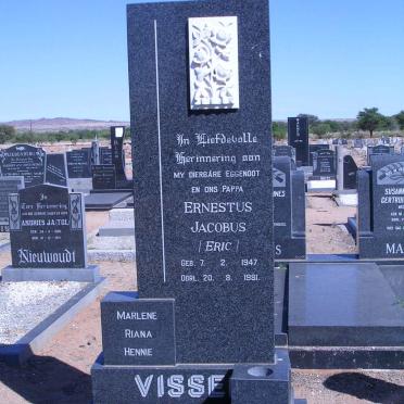 V - Vanne __ Surnames - V