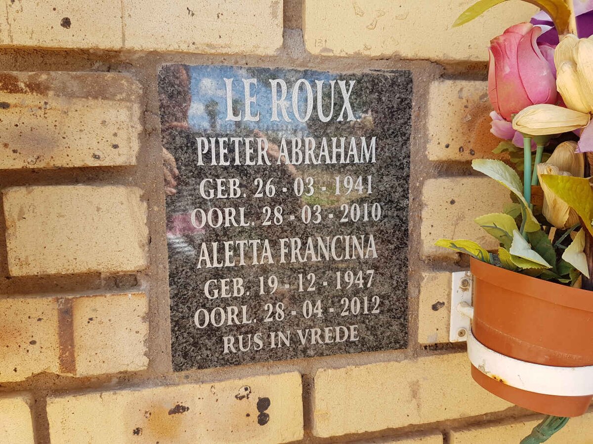 ROUX Pieter Abraham, le 1941-2010 &amp; Aletta Francina 1947-2012