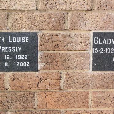 PRESSLEY Edith Louise 1922-2002 :: MOULT Gladys 1922-1988