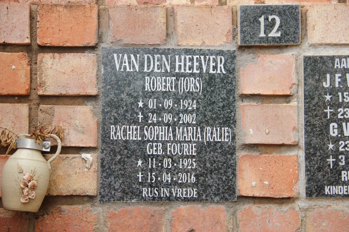 HEEVER Robert, van den 1924-2002 &amp; Rachel Sophia Maria FOURIE 1925-2016