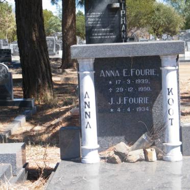 FOURIE J.J. 1934- &amp; Anna E. 1939-1990