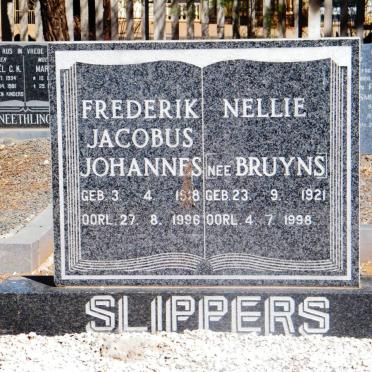 SLIPPERS Frederik Jacobus Johannes 1918-1996 &amp; Nellie BRUYNS 1921-1998
