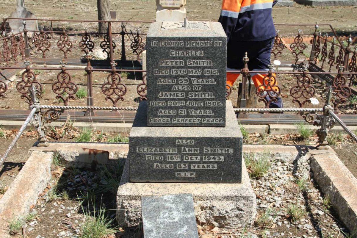 SMITH Charles Peter -1915 :: SMITH James -1906 :: SMITH Elizabeth Ann -1943