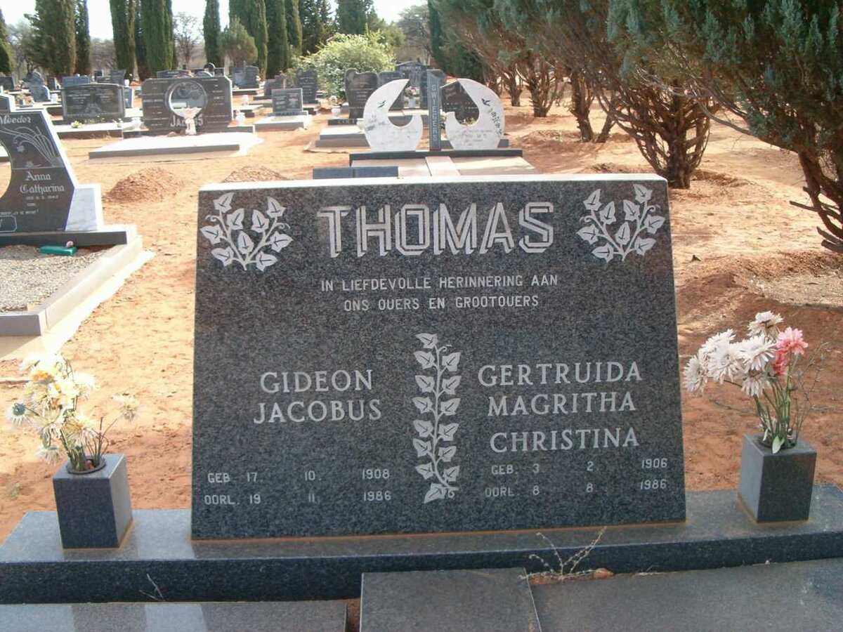 THOMAS Gideon Jacobus 1908-1986 &amp; Gertruida Magritha Christina 1906-1986