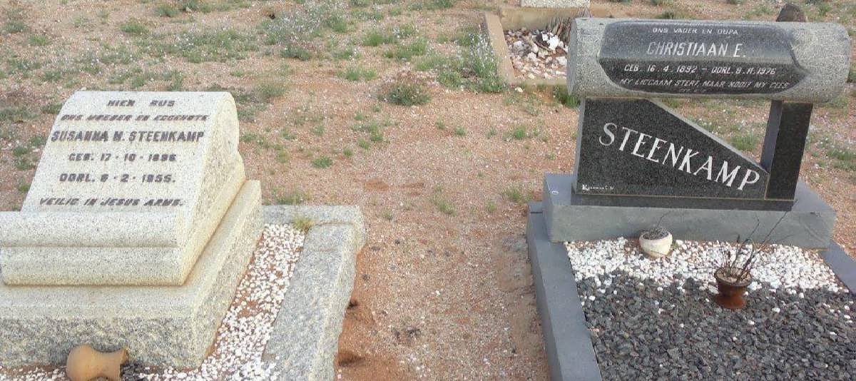 STEENKAMP Christiaan E. 1892-1976 :: STEENKAMP Susanna M. 1896-1955