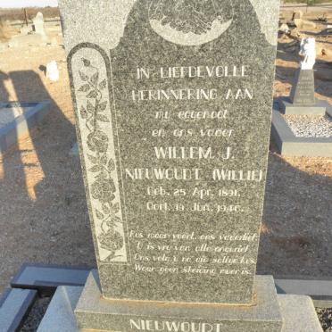 NIEUWOUDT Willem J. 1891-1946 &amp; Magrietha J.J. WIESE 1892-1964