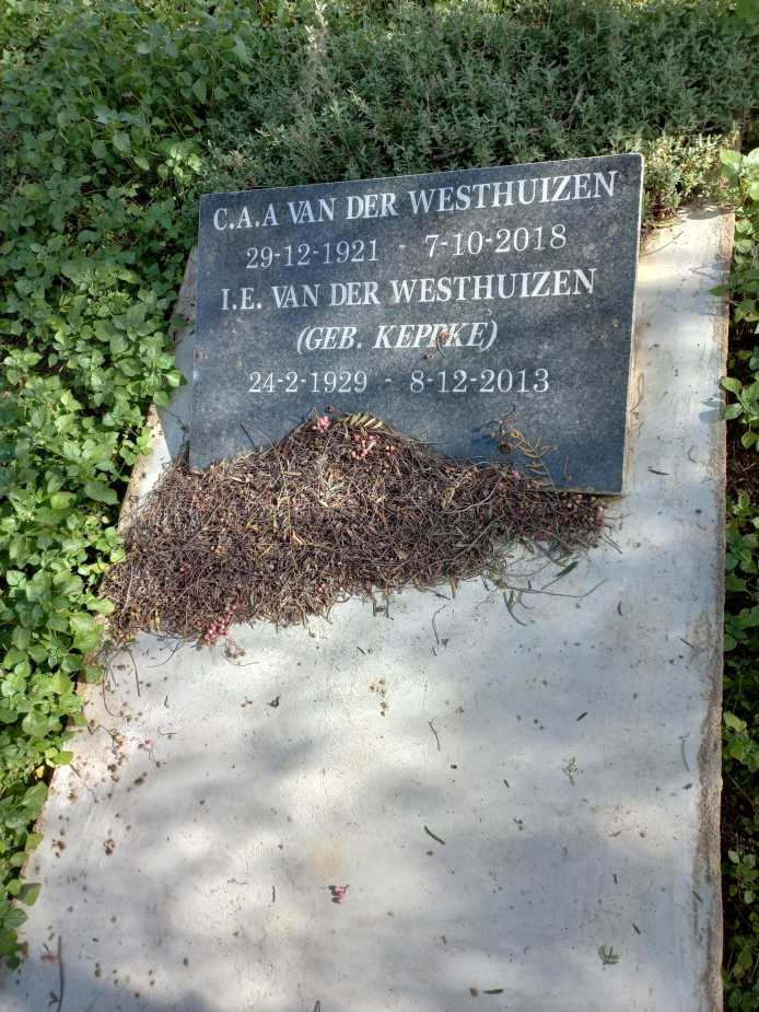 WESTHUIZEN C.A.A., van der 1921-2018 &amp; I.E. KEPPKE 1929-2013