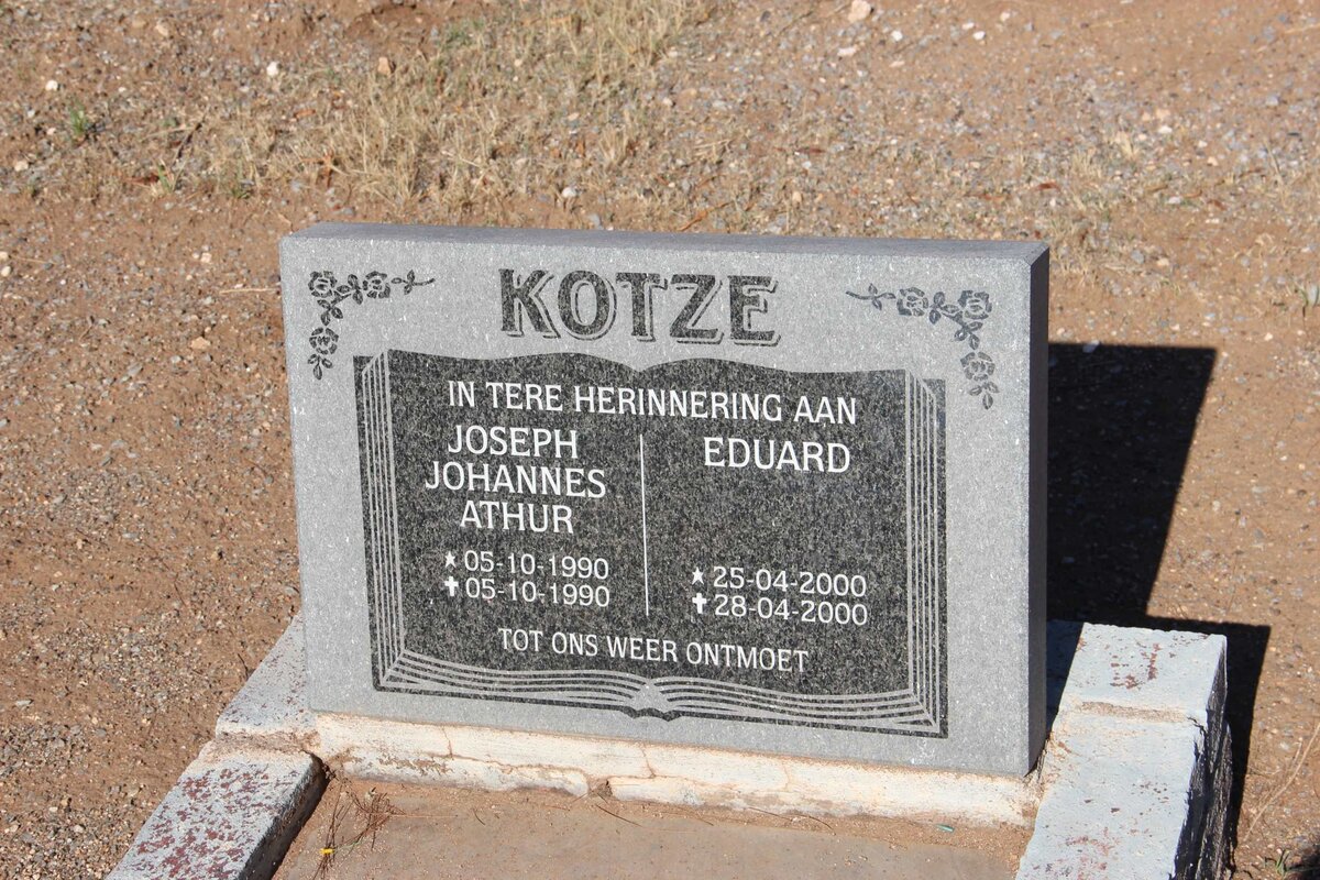 KOTZE Joseph Johannes Athur 1990-1990 :: KOTZE Eduard 2000-2000