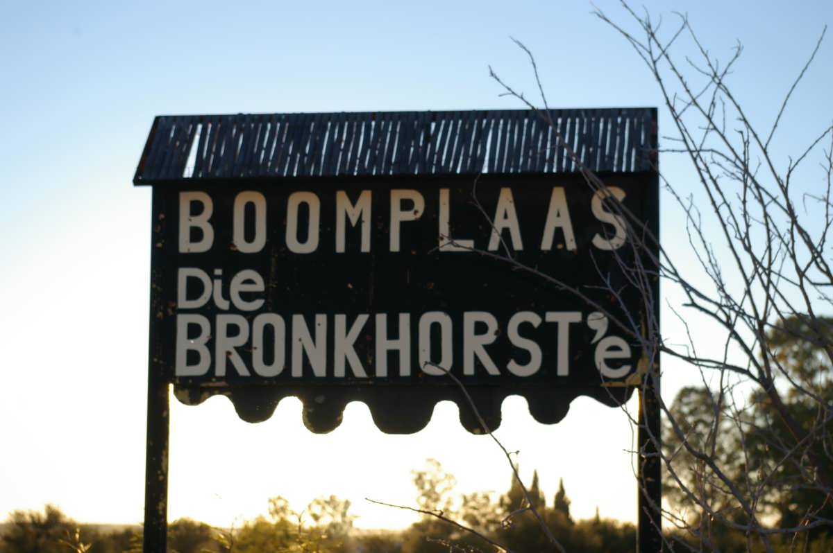 1. Entrance to the old cemetery in Boegoeberg