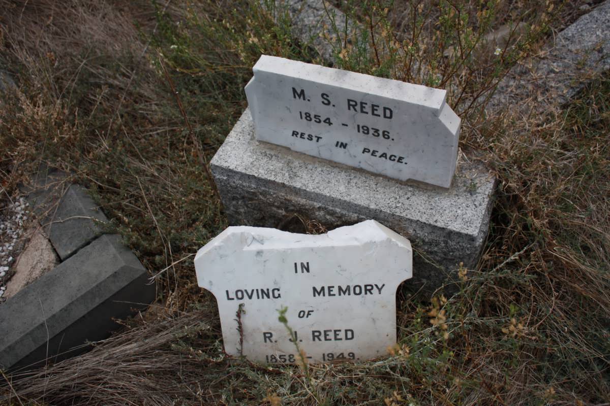 REED R.J. 1858-1949 &amp; M.S. 1854-1936