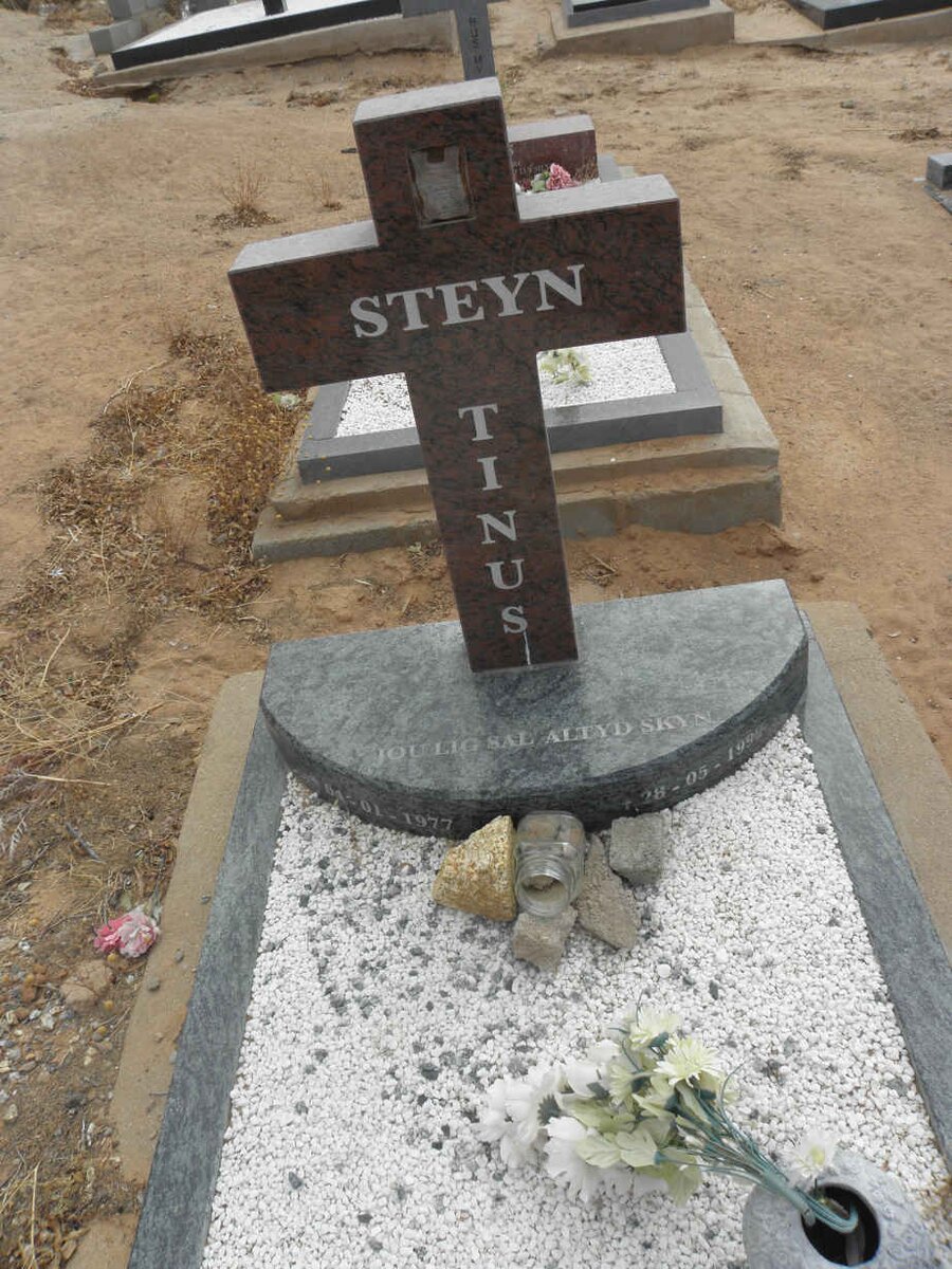 STEYN Tinus 1977-1999