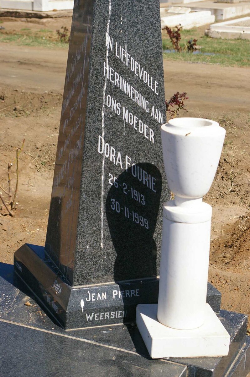 FOURIE Hannes 1911-1966 &amp; Dora 1913-1999