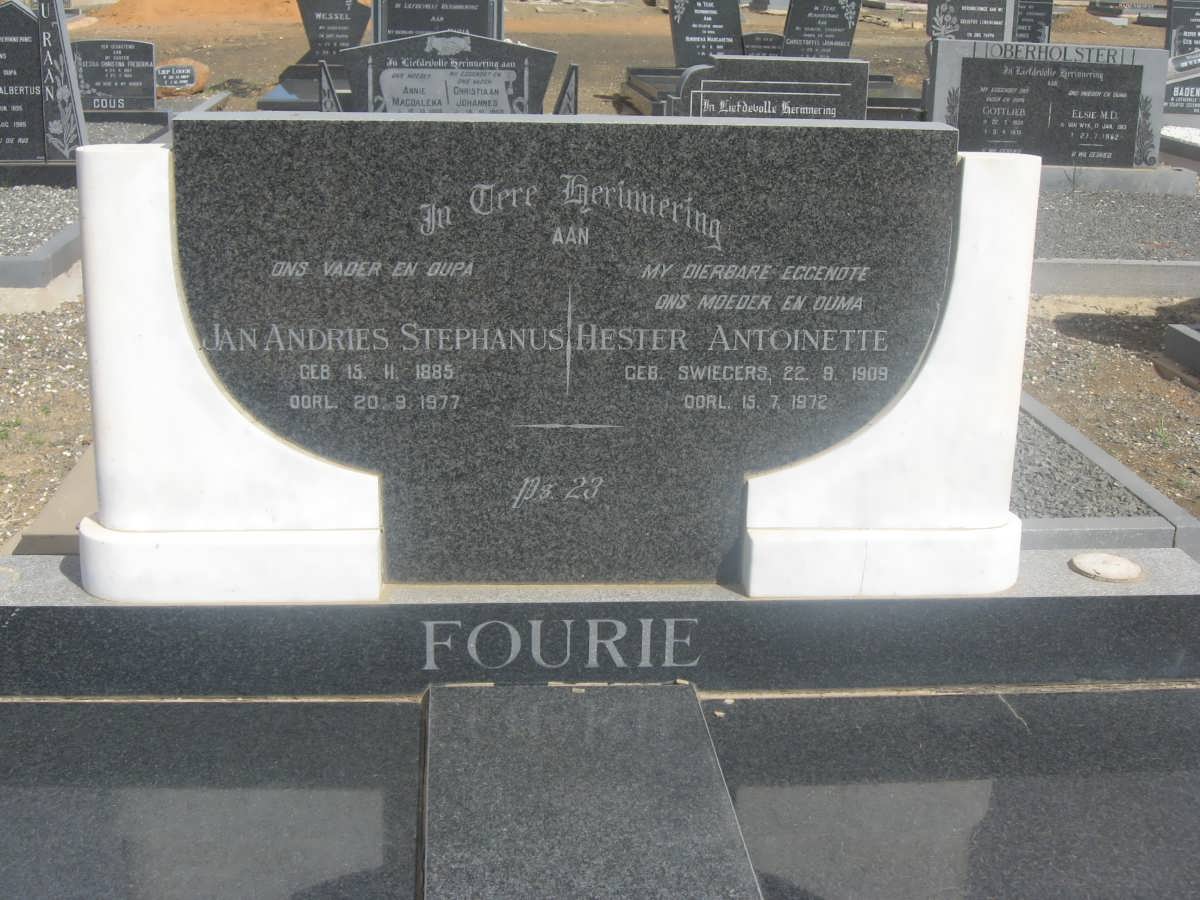 FOURIE Jan Andries Stephanus 1885-1977 &amp; Hester Antoinette SWIEGERS 1909-1972