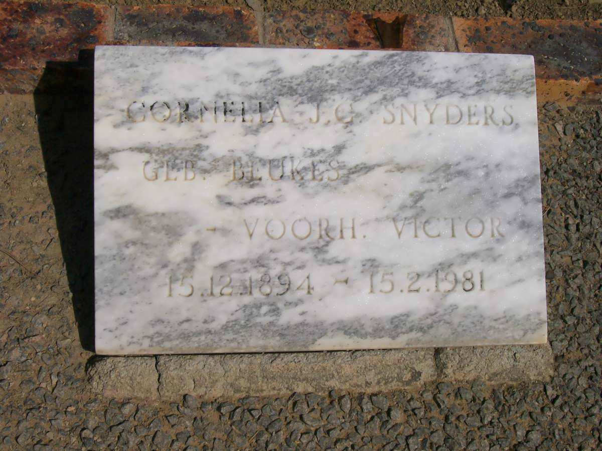 SNYDERS Cornelia J.C. formerly VICTOR nee BEUKES 1894-1981