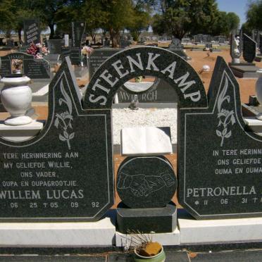 STEENKAMP Willem Lucas 1925-1992 &amp; Petronella L.J. GOUS 1931-1995