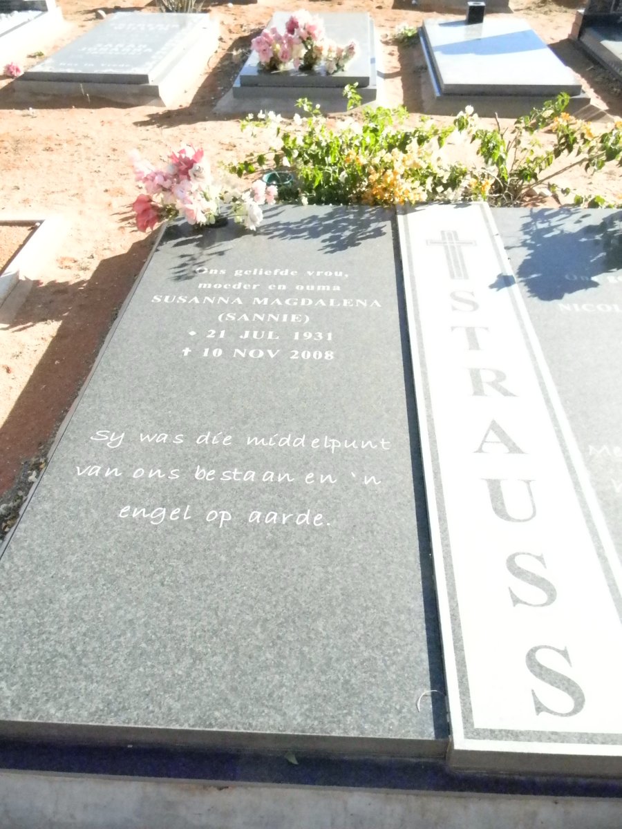 STRAUSS Susanna Magdalena 1931-2008