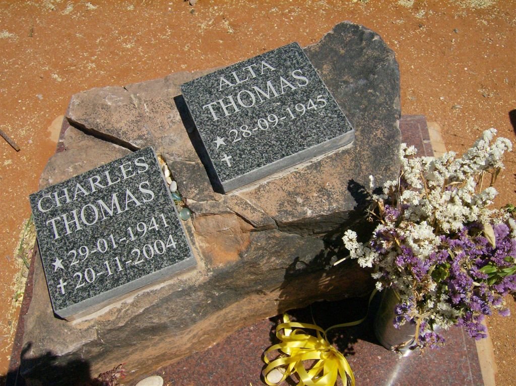 THOMAS Charles 1941-2004 &amp; Alta 1945-