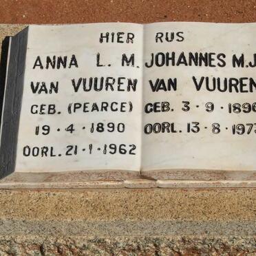 VUUREN Johannes M.J., van 1896-1973 &amp; Anna L.M. PEARCE 1890-1962