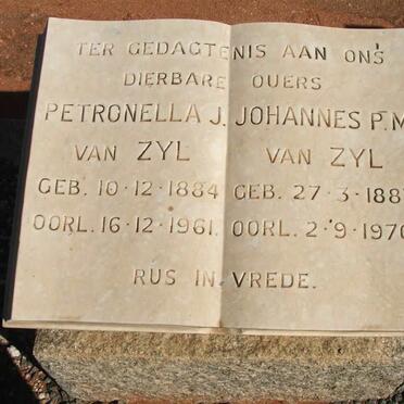 ZYL Johannes P.M., van 1887-1970 &amp; Petronella J. 1884-1961