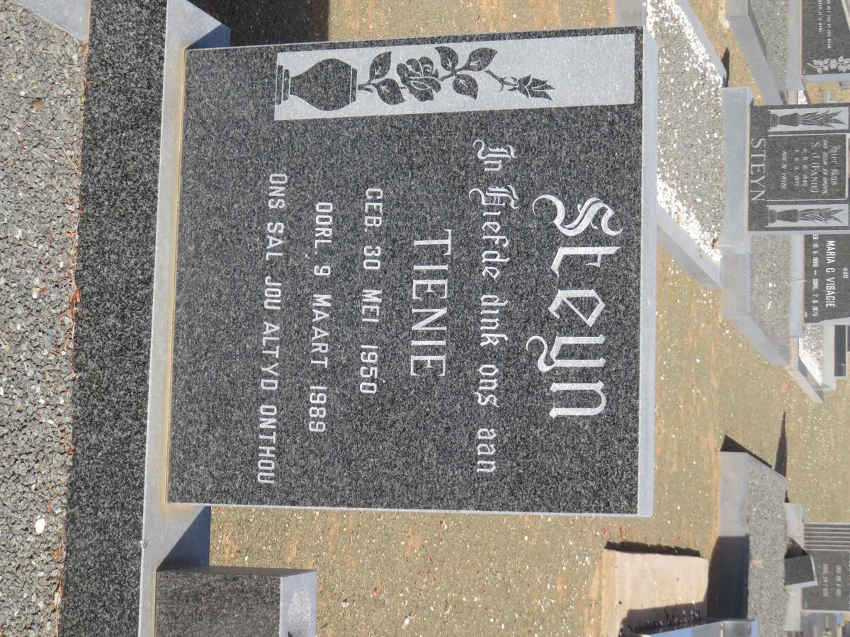 STEYN Tienie 1950-1989