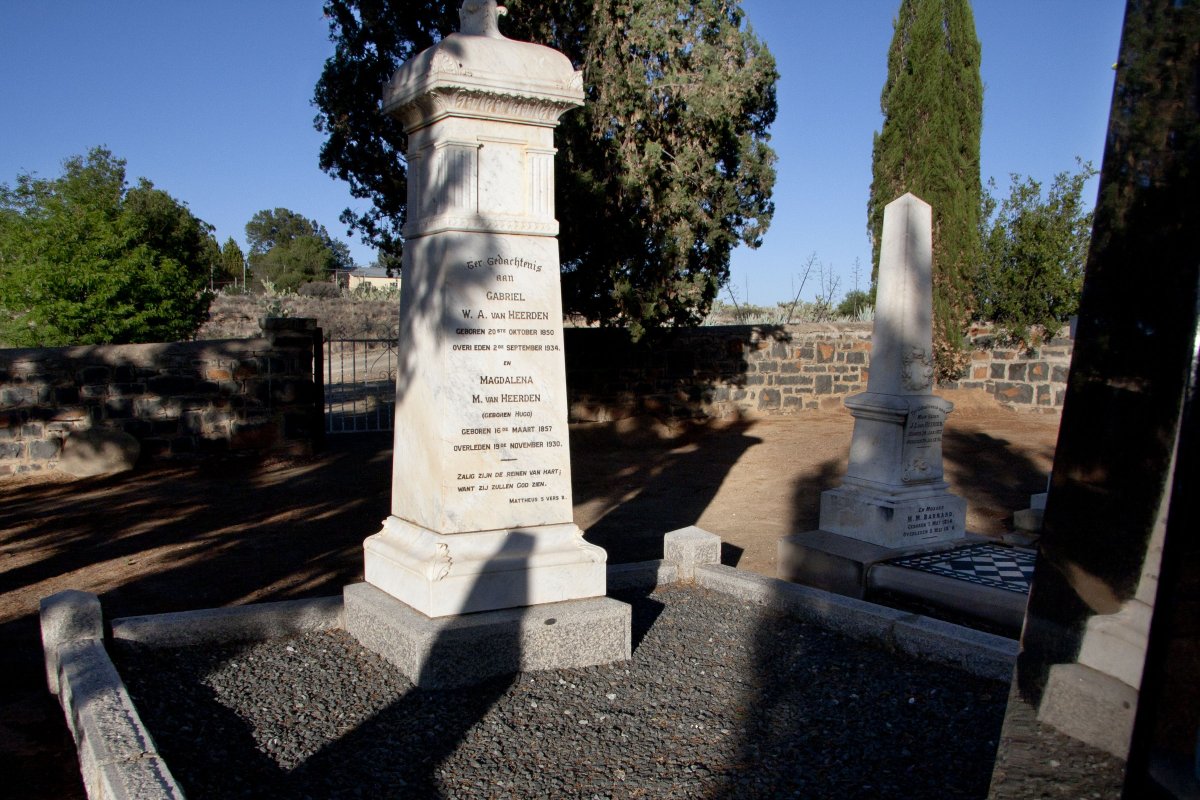 HEERDEN Gabriel W.A., van 1850-1934 &amp; Magdalena M. HUGO 1857-1930
