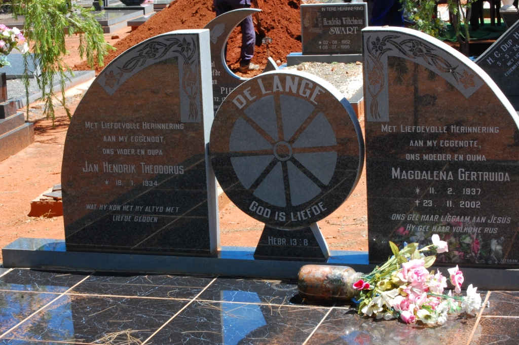 LANGE Jan Hendrik Theodorus, de 1934- &amp; Magdalena Gertruida 1937-2002