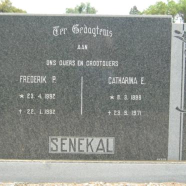 SENEKAL Frederik P. 1892-1982 &amp; Catharina E. 1898-1971