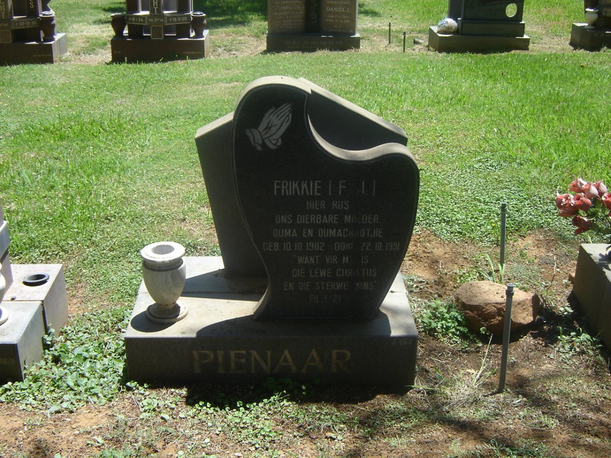 PIENAAR F.J. 1902-1991