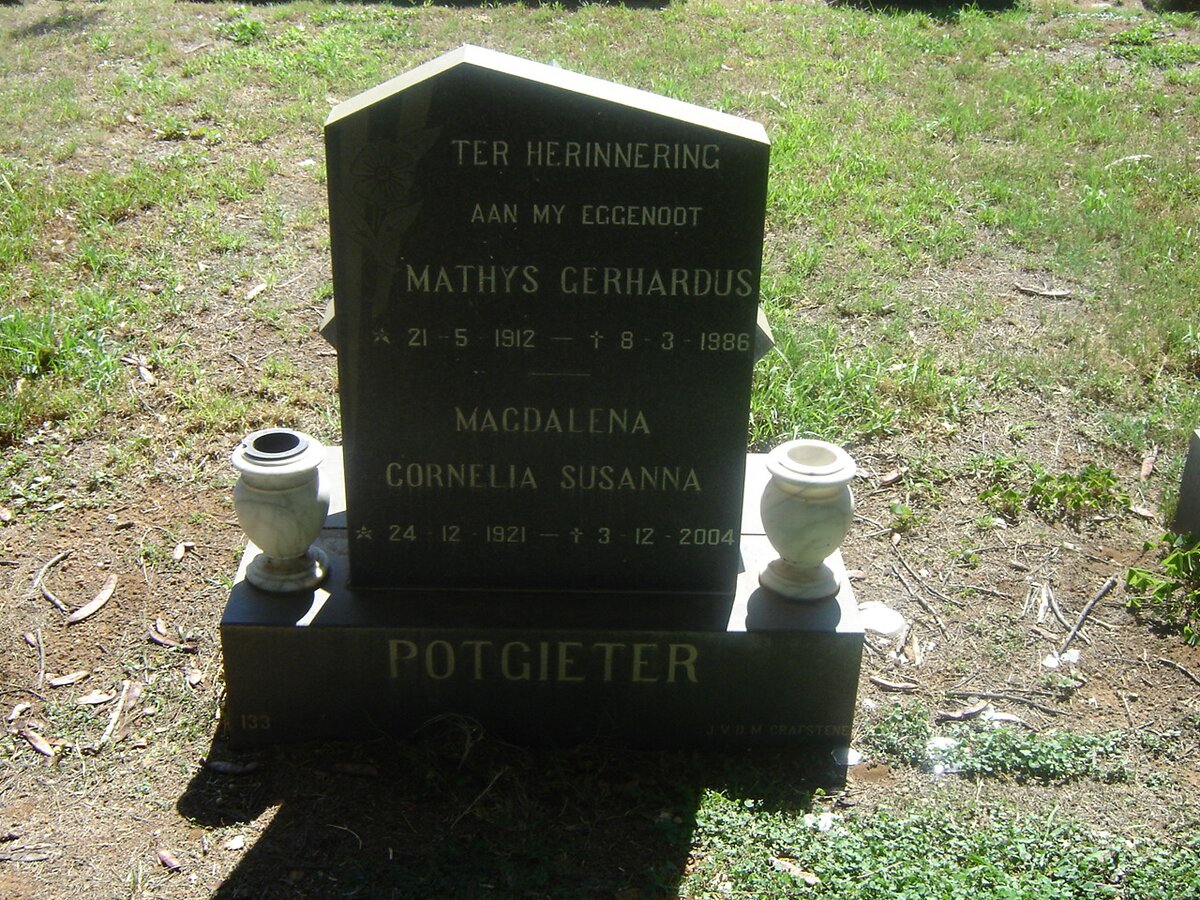 POTGIETER Mathys Gerhardus 1912-1986 &amp; Magdalena Cornelia Susanna 1921-2004