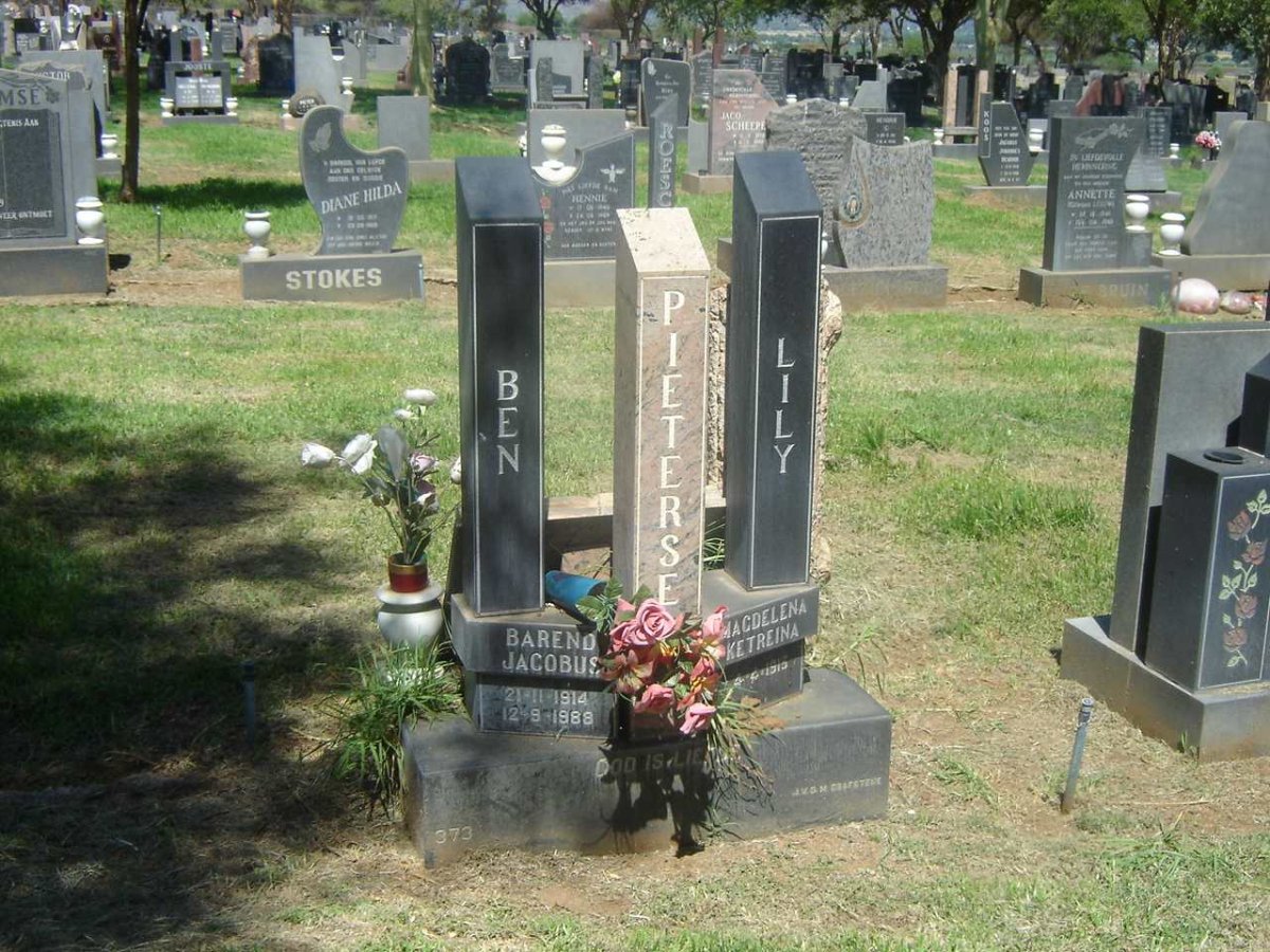 PIETERSE Barend Jacobus 1914-1988 &amp; Magdelena Ketreina 1915-