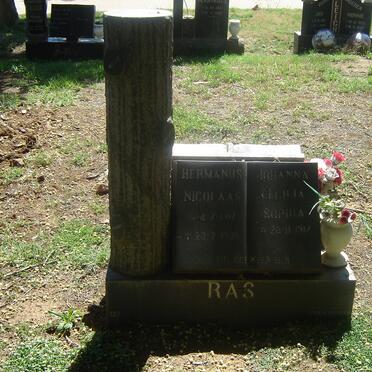 RAS Hermanus Nicolaas 1907-198? &amp; Johanna Cecilia Sopnia 1917-