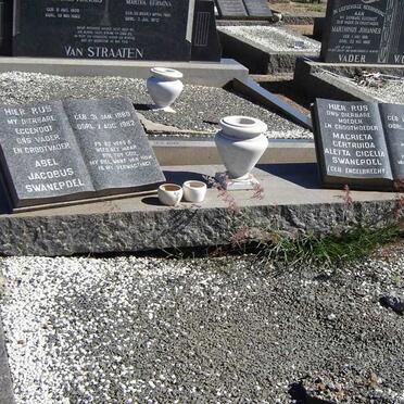 SWANEPOEL Abel Jacobus 1880-1962 &amp; Magrieta Gertruida Aletta Cicelia ENGELBRECHT 1887-1969_1