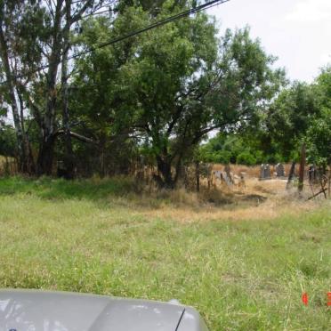 1. Overview and entrance to cemetery
