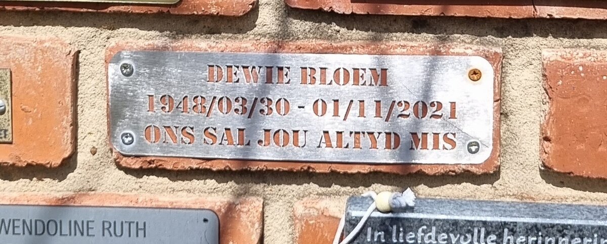 BLOEM Dewie 1948-2021