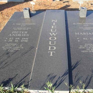 NIEUWOUDT Pieter Andries 1951-1998 &amp; Marianne 1951-