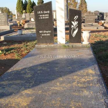 PLESSIS W.F., du 1915- &amp; J.E.S. 1924-1997