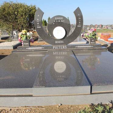 PIETERS Boere 1946-2012 &amp; Ansie 1947- :: PIETERS Charl 1977-2001